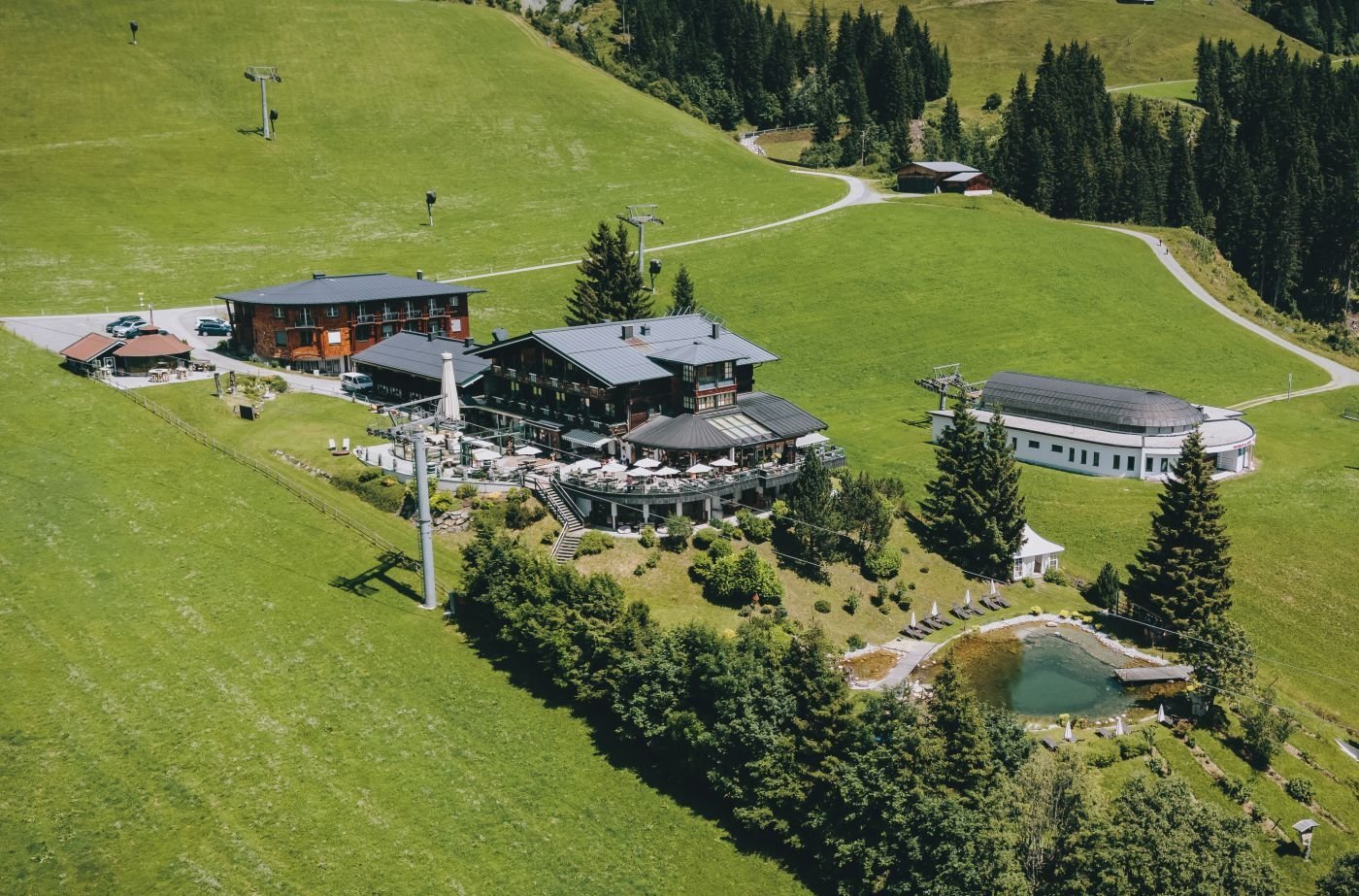 Drohnenaufnahme der AlpenOase Sonnhof