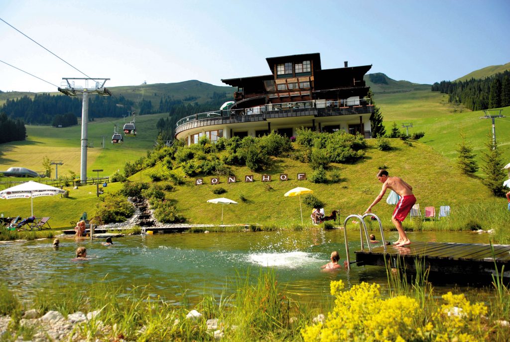 Der Naturbadeteich in der AlpenOase Sonnhof