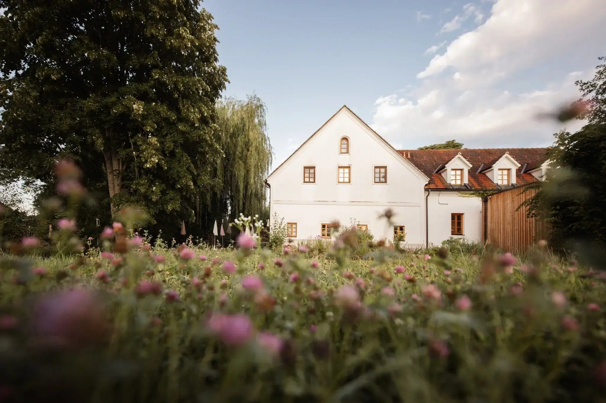 Außenaufnahme vom Hotel Landhofmühle