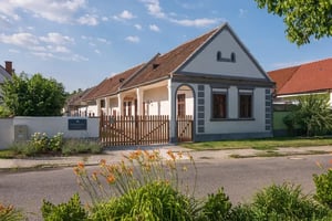 Tschardakenhof von außen